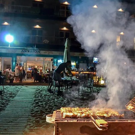 阿可顿酒店 Paralía